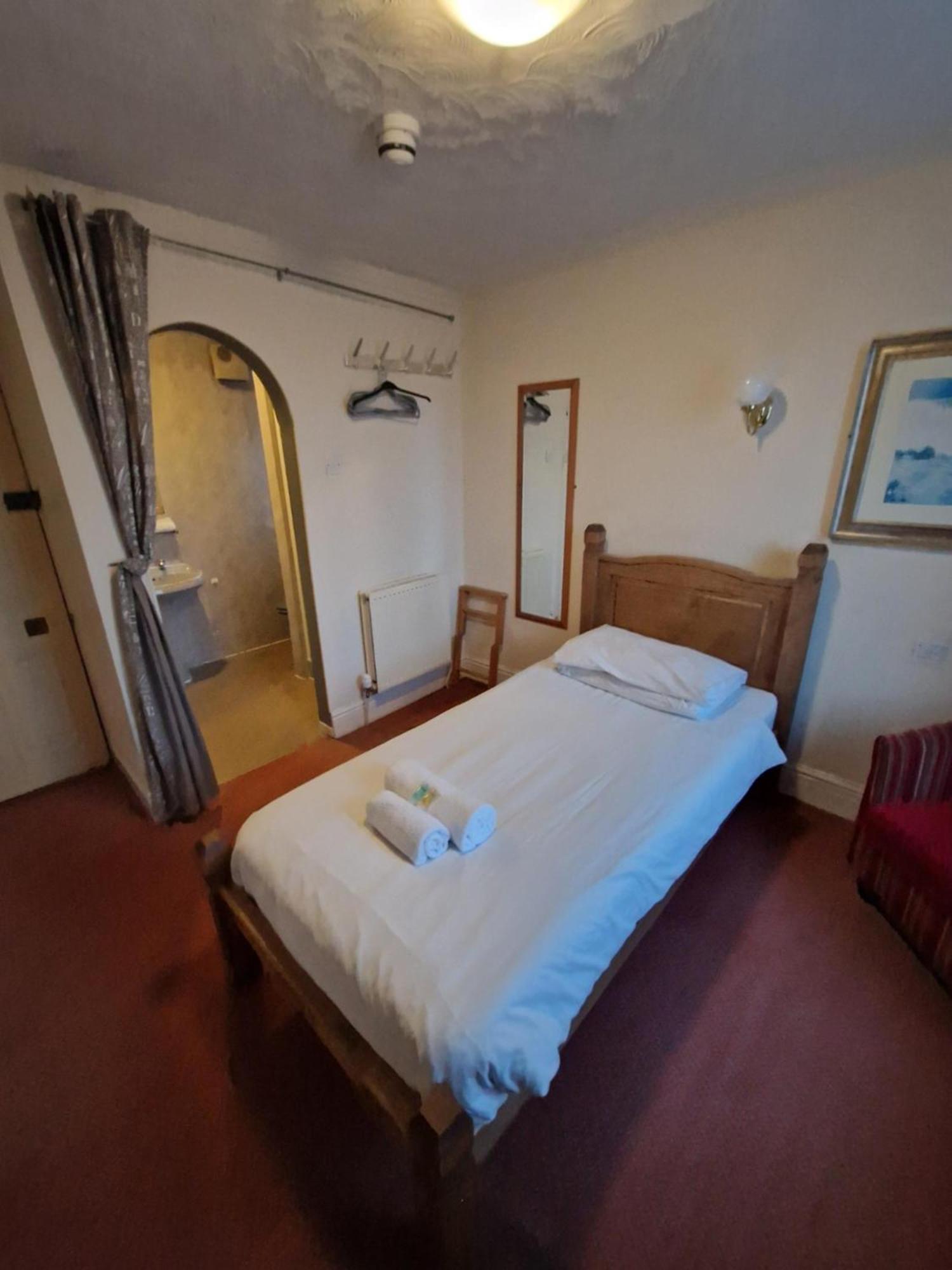 The Menai Hotel And Bar Bangor Eksteriør billede