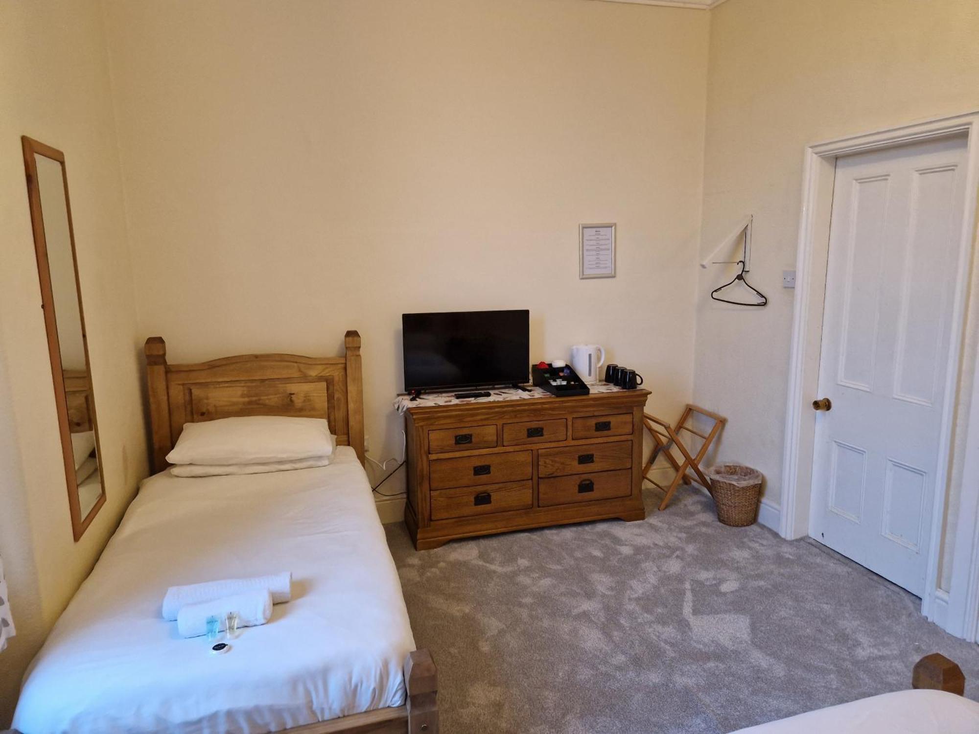 The Menai Hotel And Bar Bangor Eksteriør billede