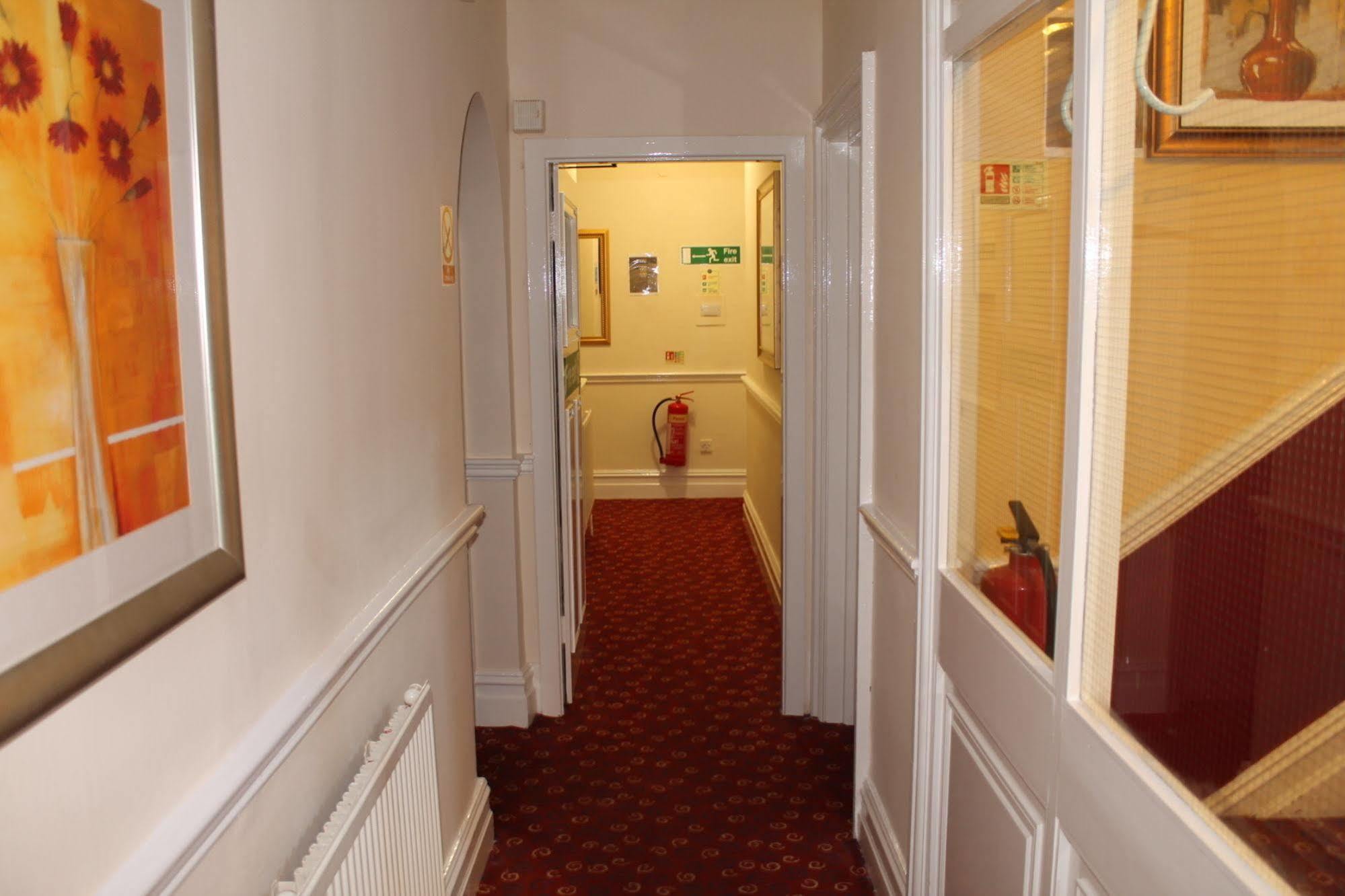The Menai Hotel And Bar Bangor Eksteriør billede
